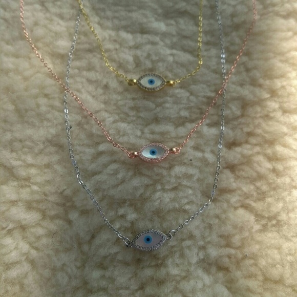 3 necklaces - Picture 2 of 2